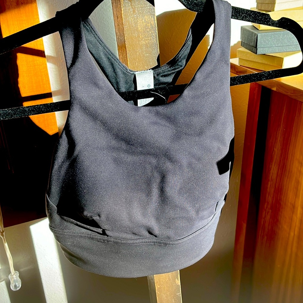 Lululemon sports bra